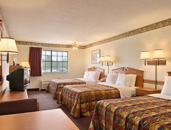 Days Inn & Suites By Wyndham Маршъл Стая снимка