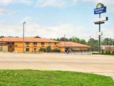 Days Inn & Suites By Wyndham Маршъл Екстериор снимка